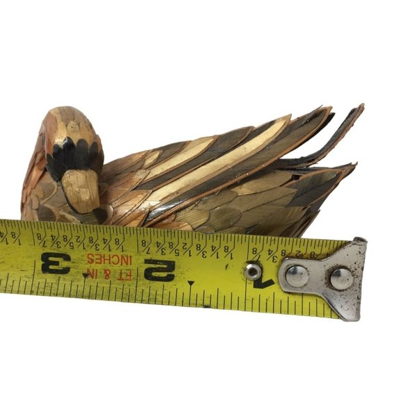 Small Golden Goose/Duck with Feathers - Realistic Looking Figurine - Picture 7 of 8